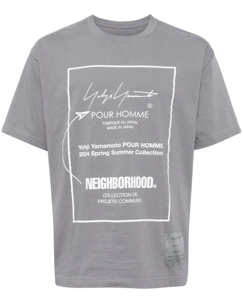 Yohji Yamamoto x NEIGHBORHOOD T-Shirt mit Logo-Print Grau