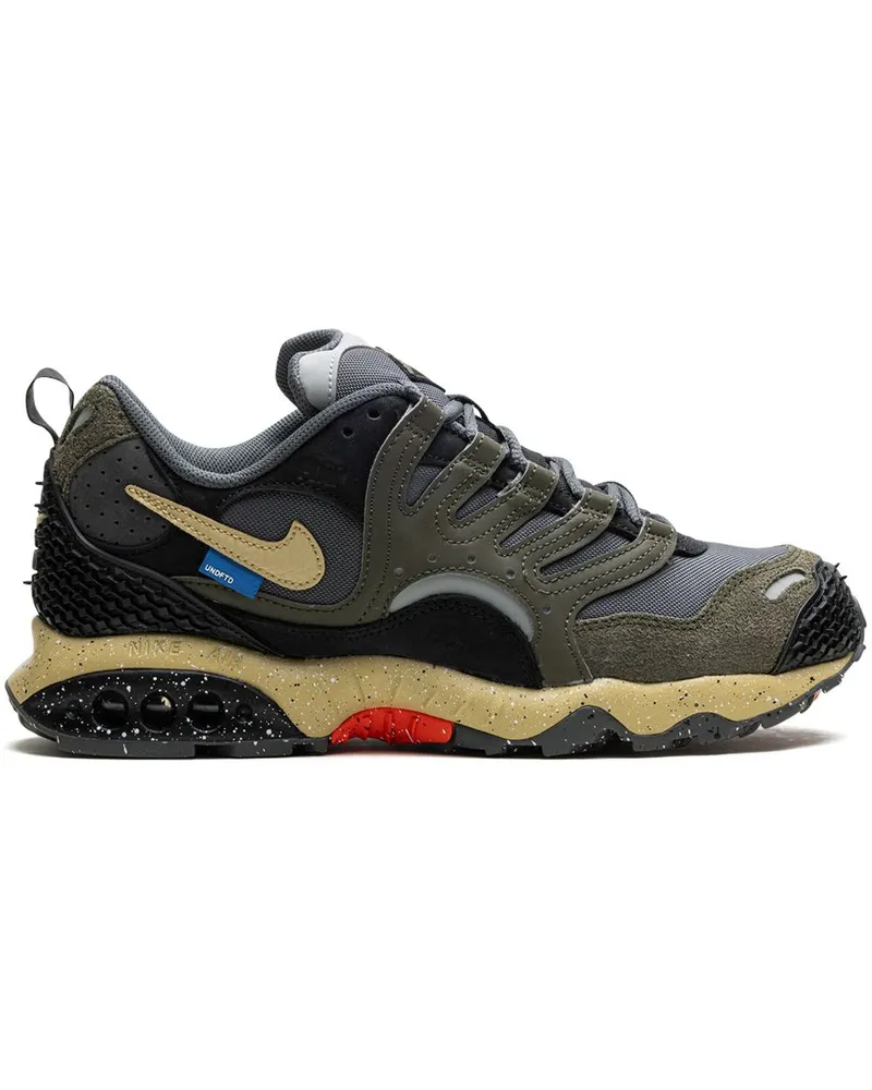 Nike x UNDEFEATED Air Terra Humara "Cargo Khaki" Sneakers - Braun Braun
