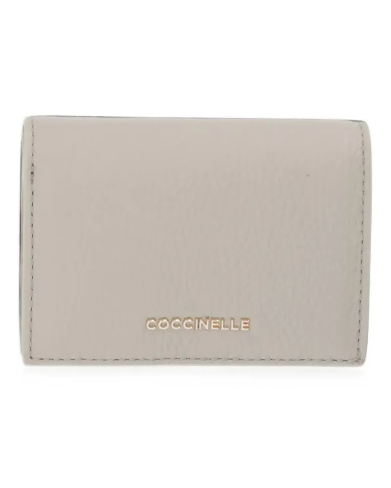 Coccinelle Kleines Metallic Portemonnaie aus gekörntem Leder mit Logo-Schriftzug - Nude Nude