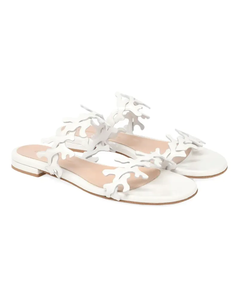 Gianvito Rossi Flache Ocean Sandalen mit Korallenverzierung 10mm - Weiß Weiß