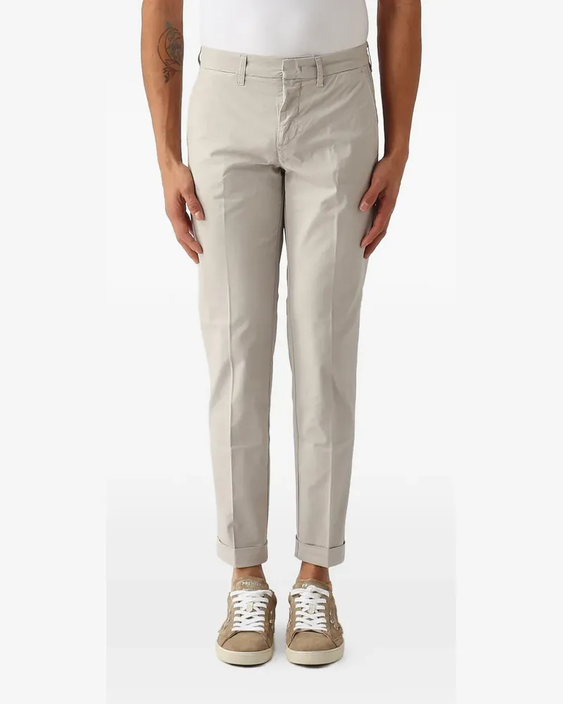 Fay logo-patch turned-up trousers - Nude Nude