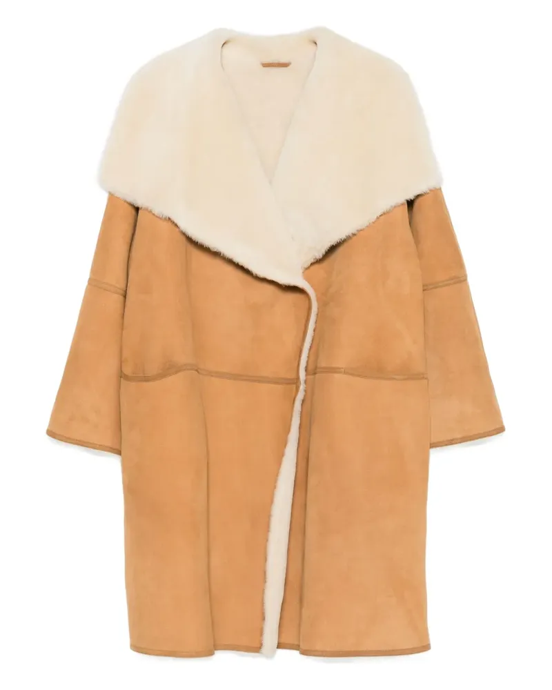 Totême Drapierter Mantel aus Shearling - Braun Braun