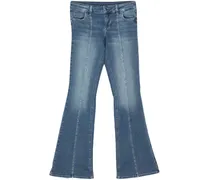 Ausgestelle Jeans