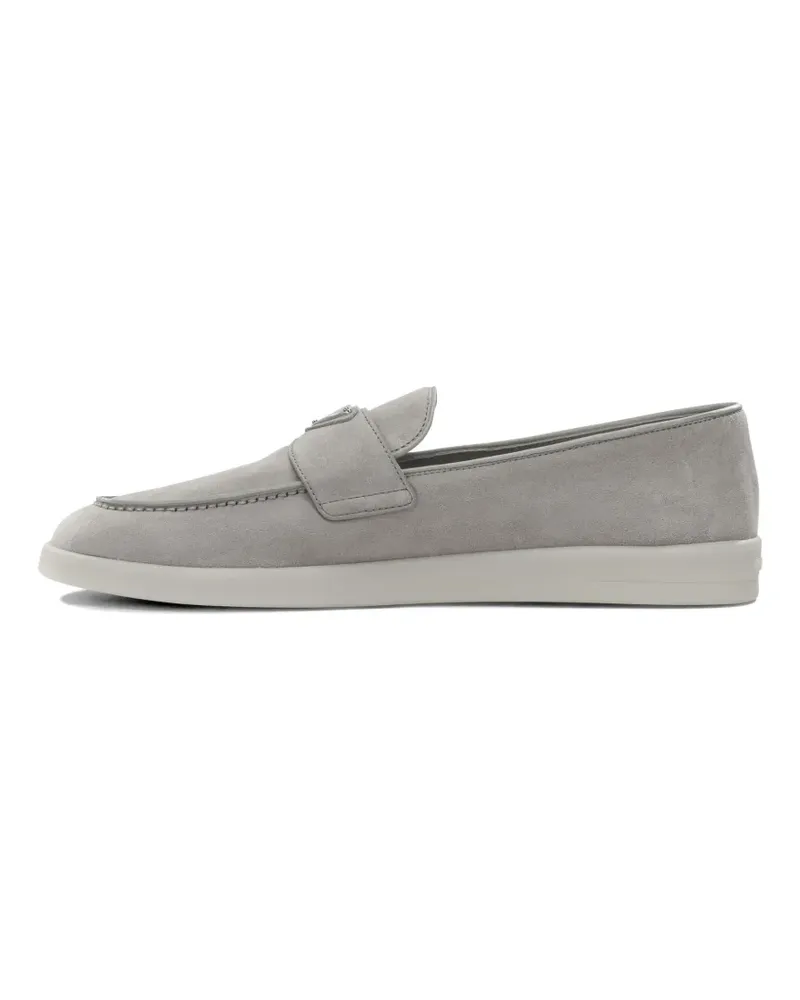 Prada logo-plaque suede loafers - Grau Grau
