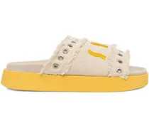 Flache Sandalen mit ausgefransten Details - Nude