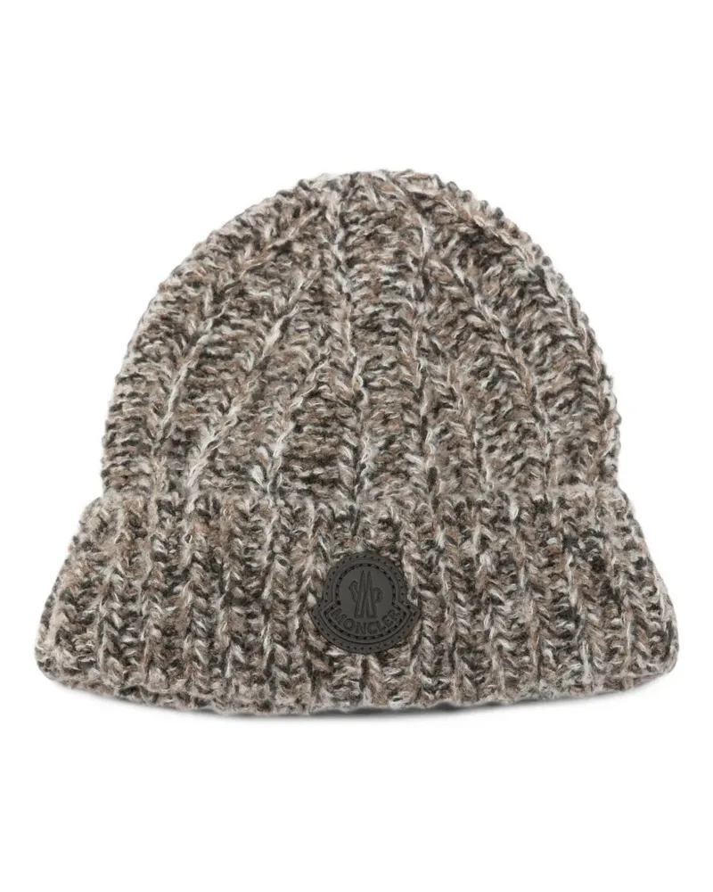 Moncler chunky-knit logo-patch beanie - Nude Nude
