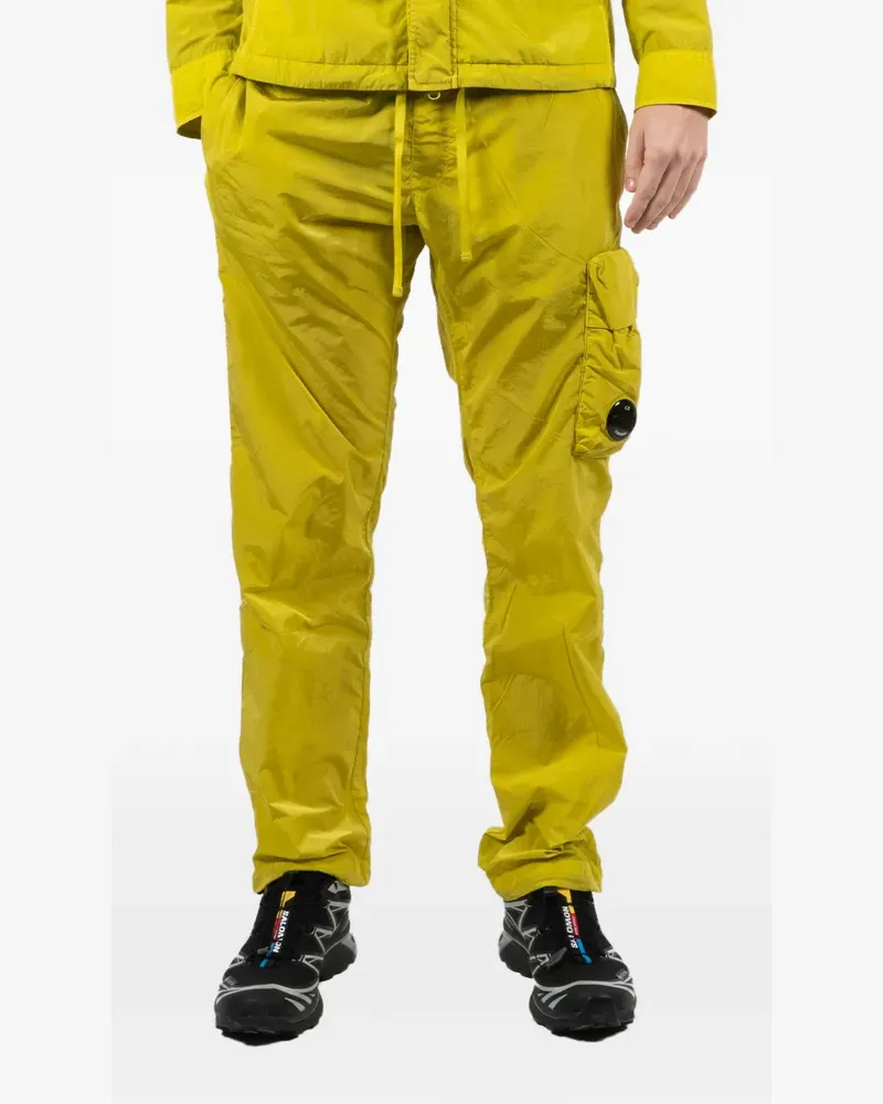 C.P. Company logo-patch cargo trousers - Gelb Gelb
