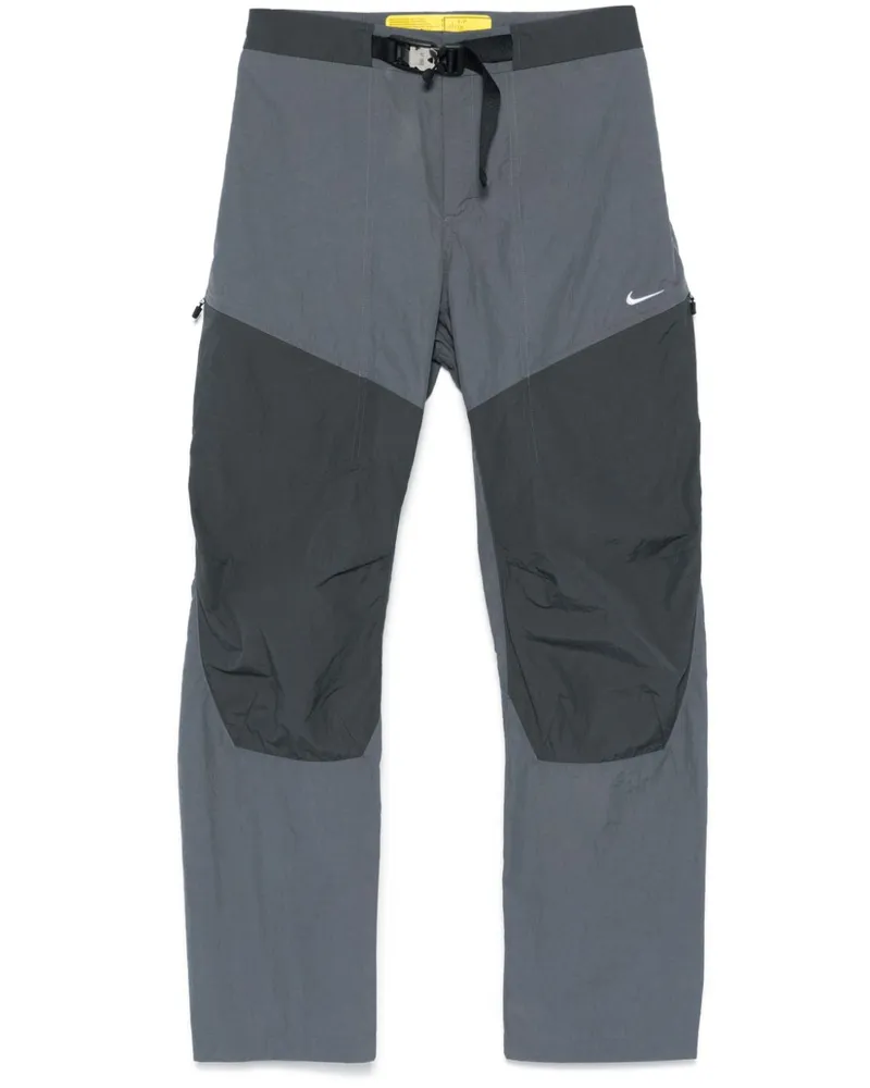 Nike Ispa Cargohose Grau