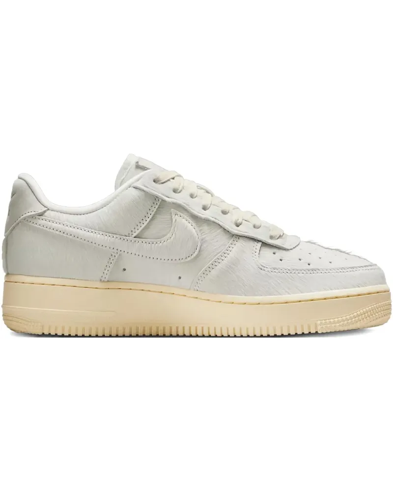 Nike Air Force 1 Sneakers aus Kalbshaar - Nude Nude