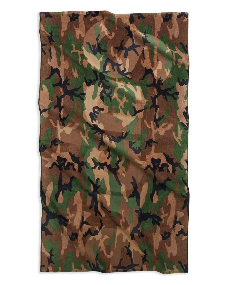 Supreme Being SS24 - Woodland Camo Badetuch mit Logo - Braun Braun