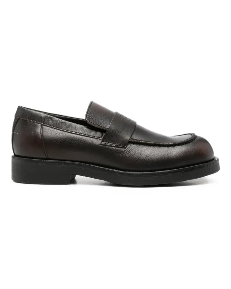Maison Margiela logo-embossed leather loafers - Braun Braun