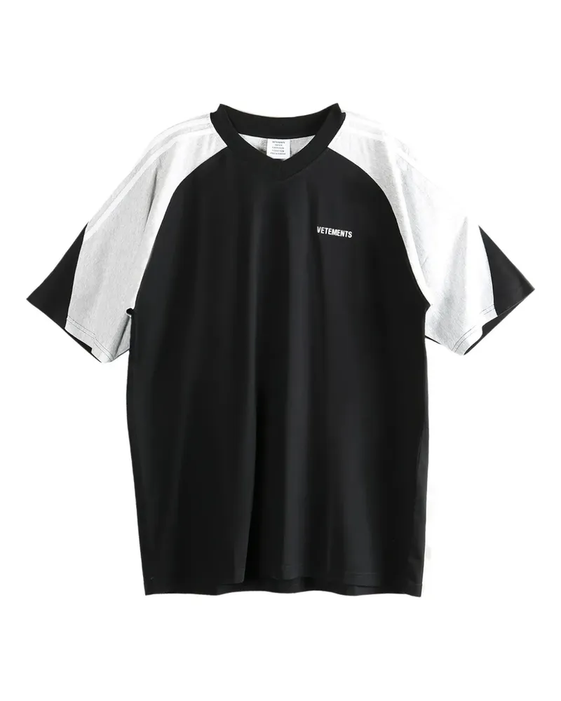 VETEMENTS raglan-sleeve V-neck T-shirt - Schwarz Schwarz