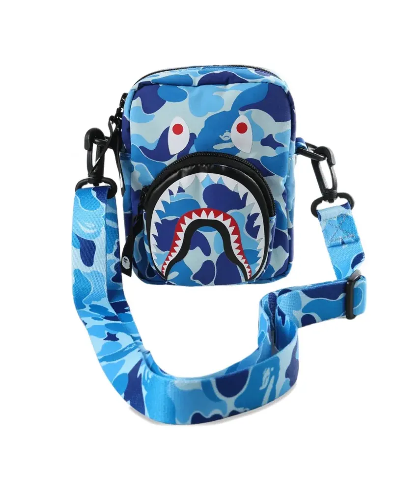 BAPE Shark camouflage-print shoulder bag - Blau Blau