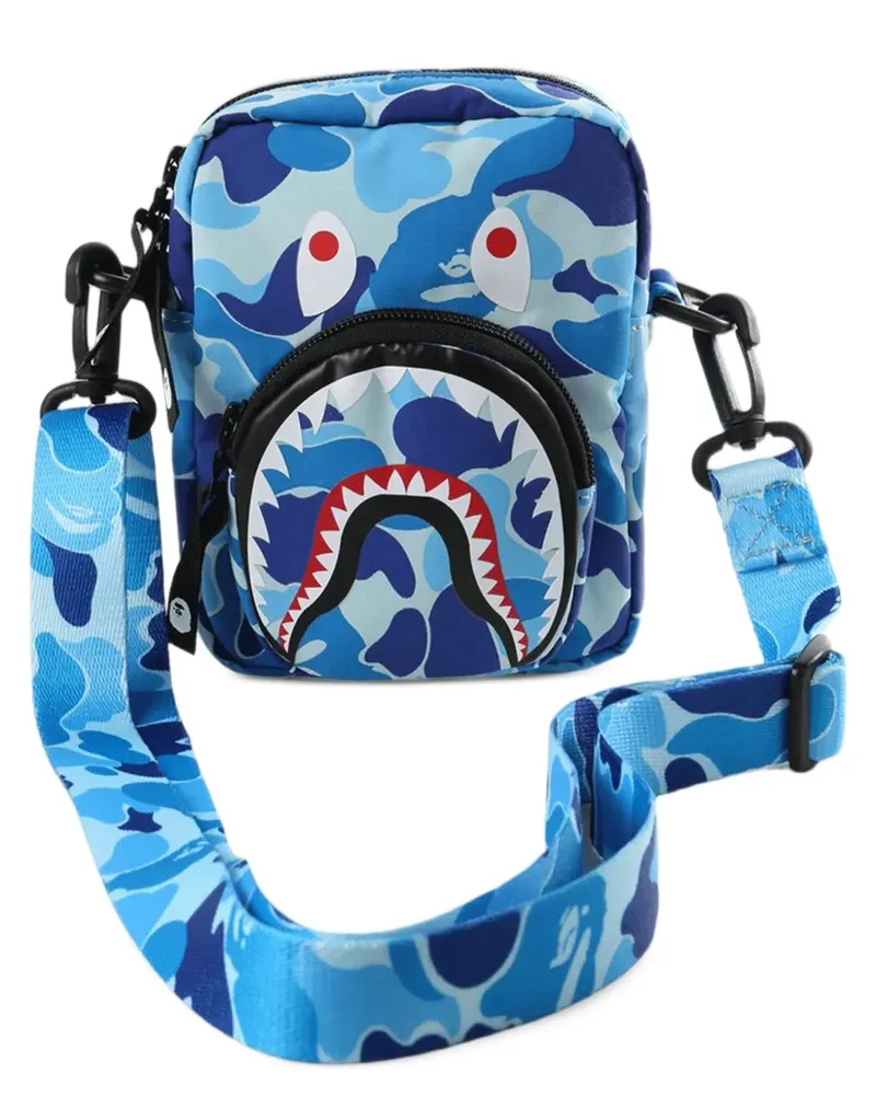 BAPE Shark camouflage-print shoulder bag - Blau Blau