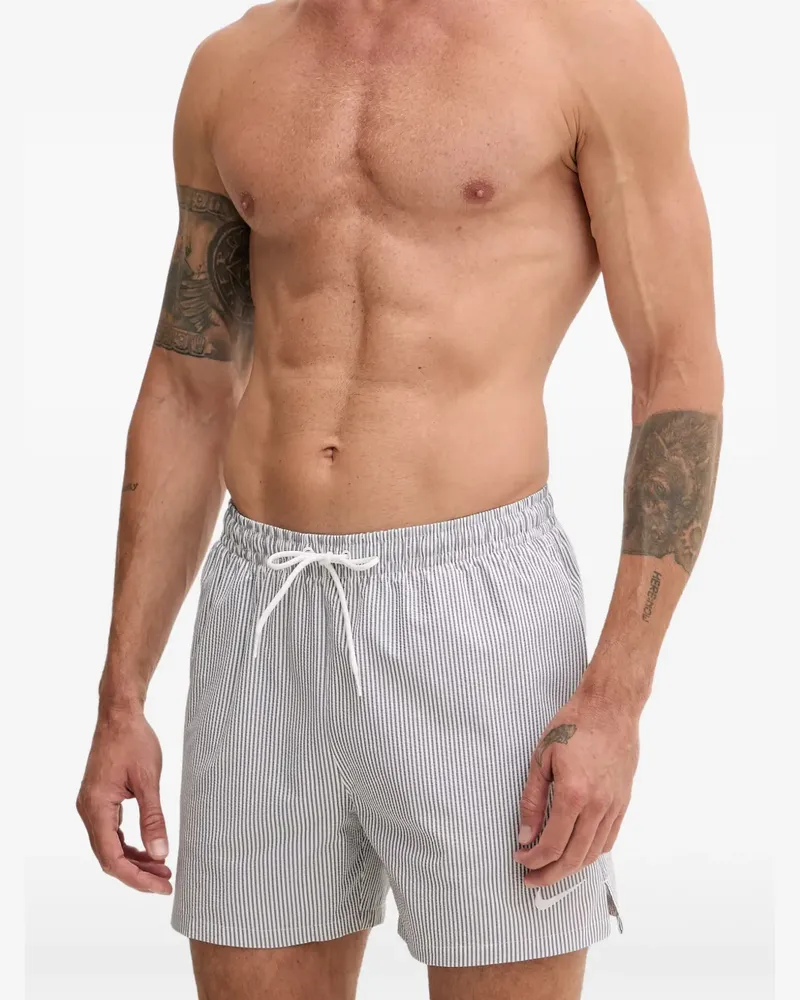 Nike Gestreifte Seersucker-Badeshorts - Weiß Weiß