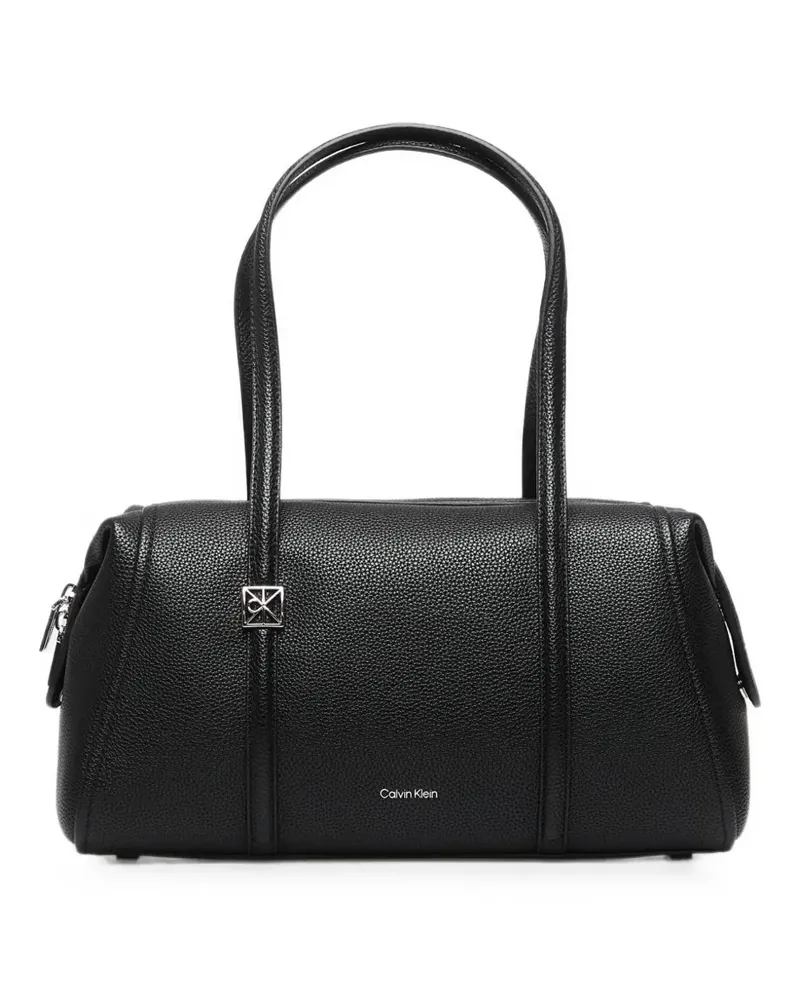 Calvin Klein Gekörnte Schultertasche mit Logo-Schild - Schwarz Schwarz