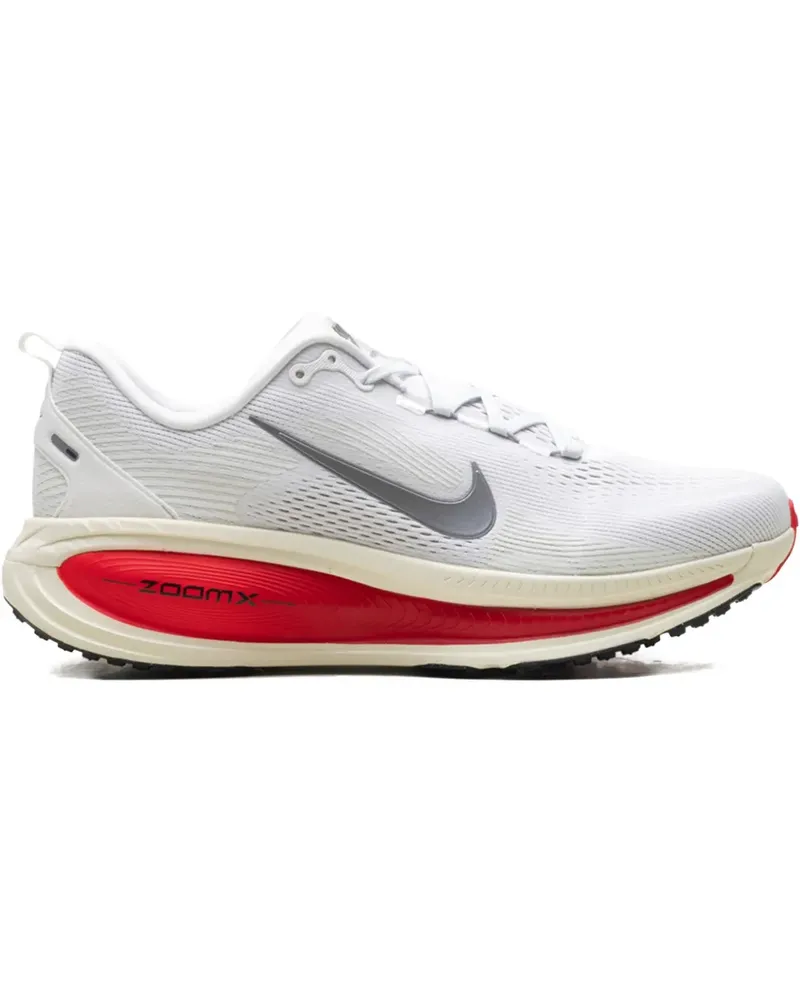 Nike Vomero 18 "Platinum Tint Siren Red Light Smoke Grey Metallic Pewter" Sneakers - Grau Grau