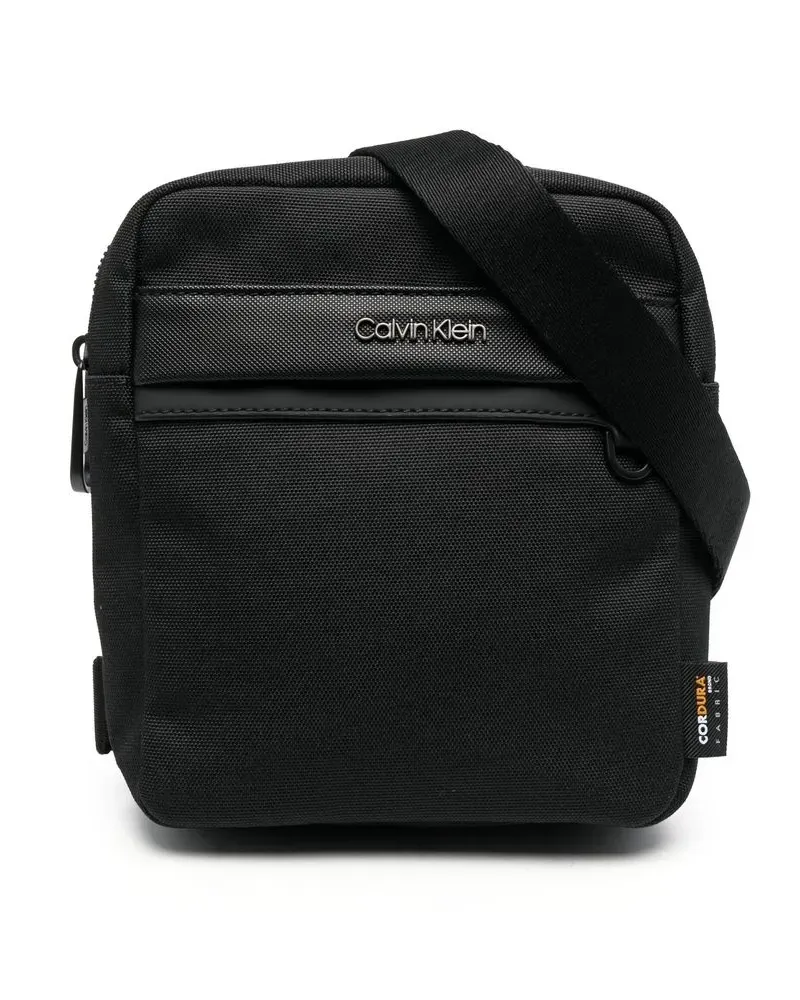 Calvin Klein Schultertasche mit Logo-Schild - Schwarz Schwarz