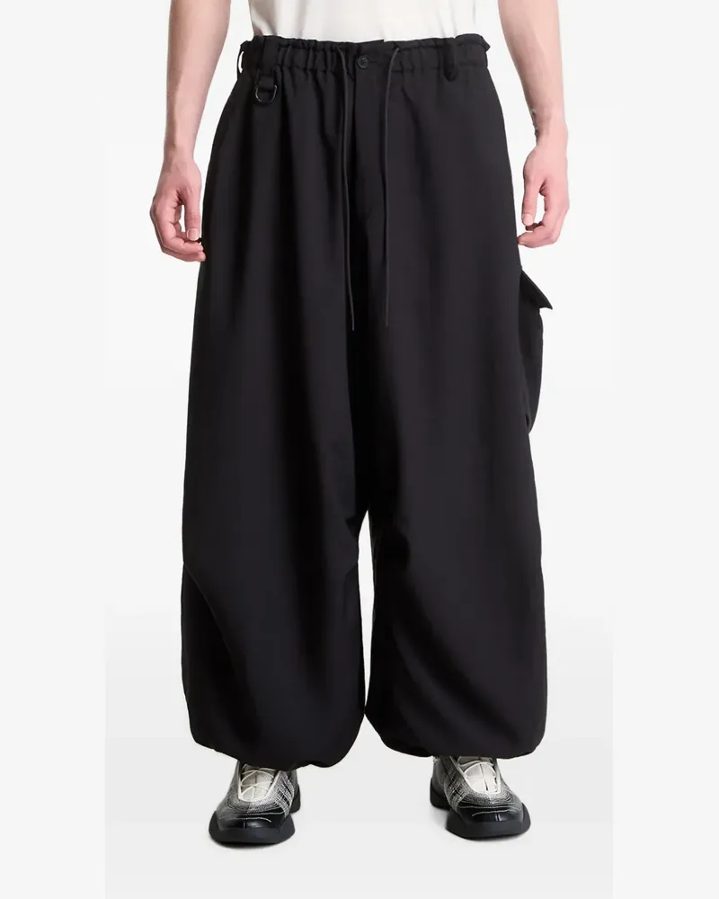 adidas Cargohose mit Logo-Print - Schwarz Schwarz