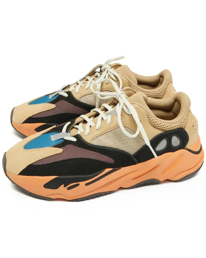 adidas Boost 700 Sneakers mit Wildledereinsätzen - Nude Nude