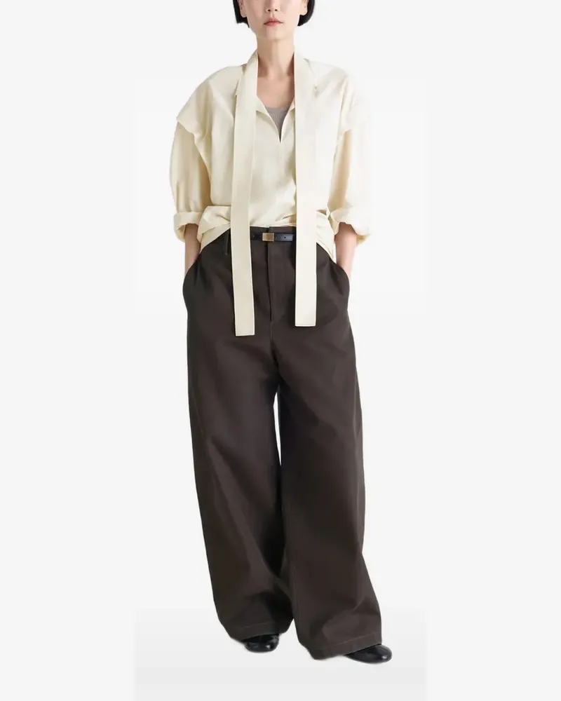 Christophe Lemaire Ascot Bluse aus Seide - Nude Nude