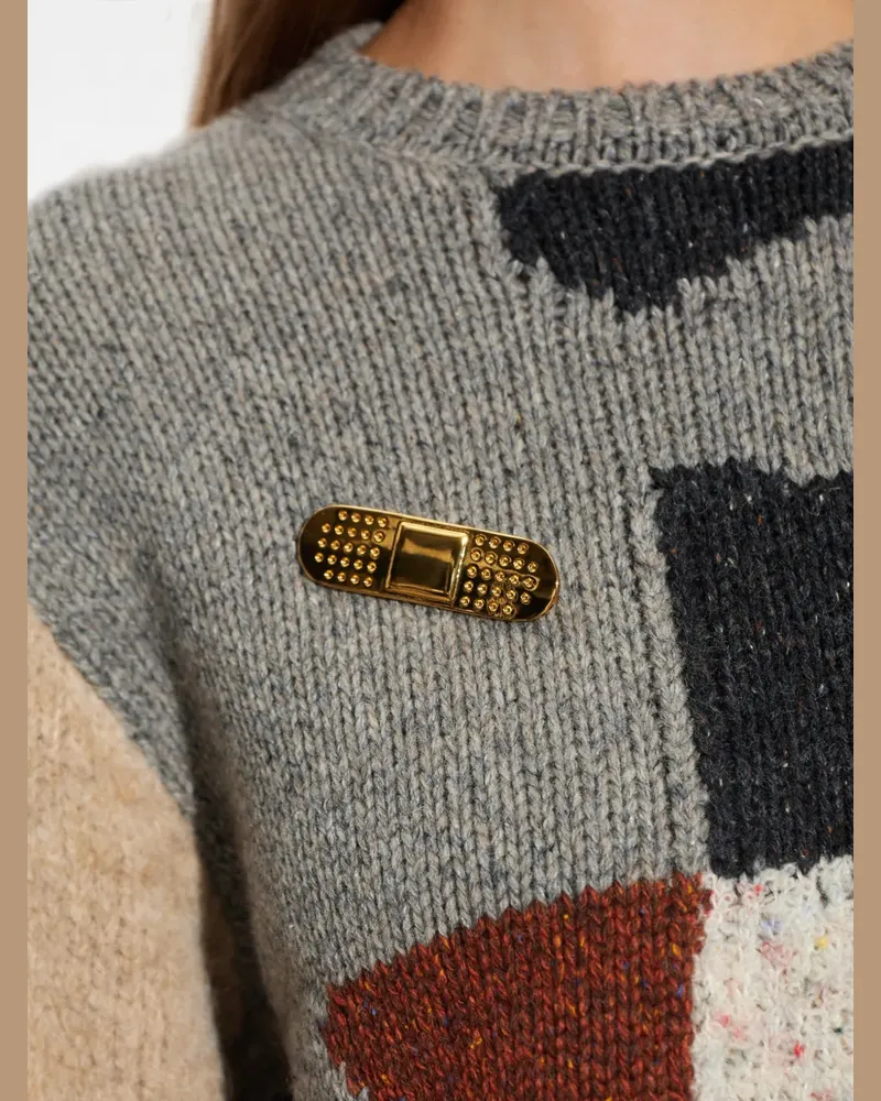Moschino logo-engraved brooch - Gold Gold
