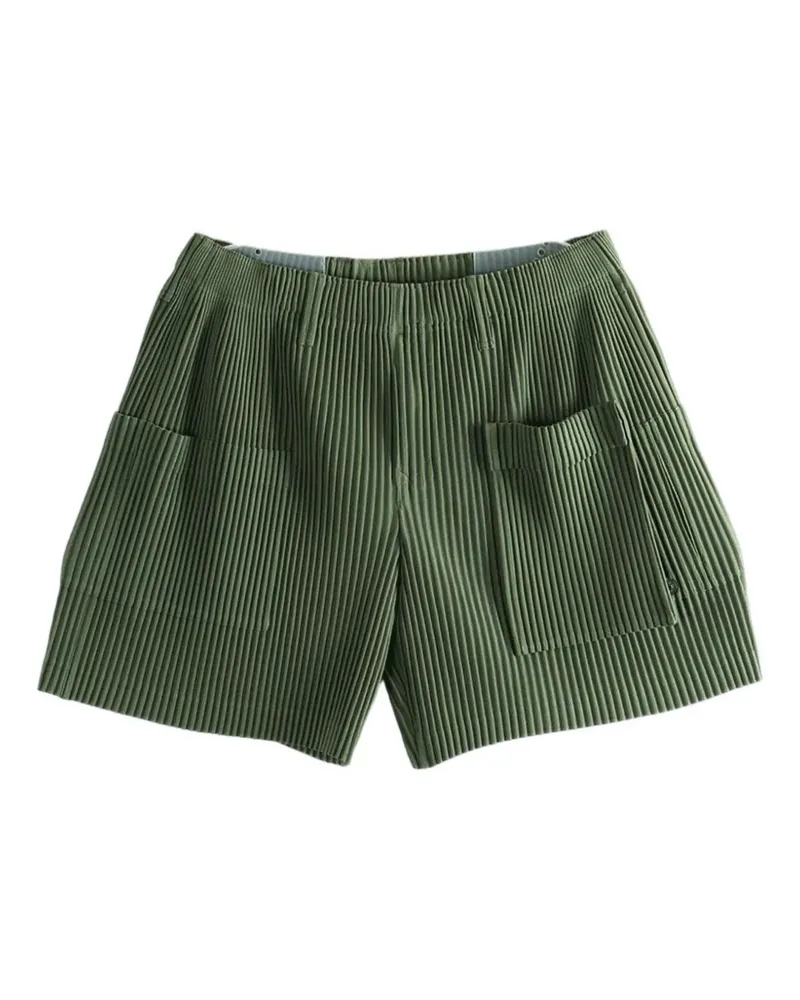 Issey Miyake pleated patch-pocket bermuda shorts - Grün Grün