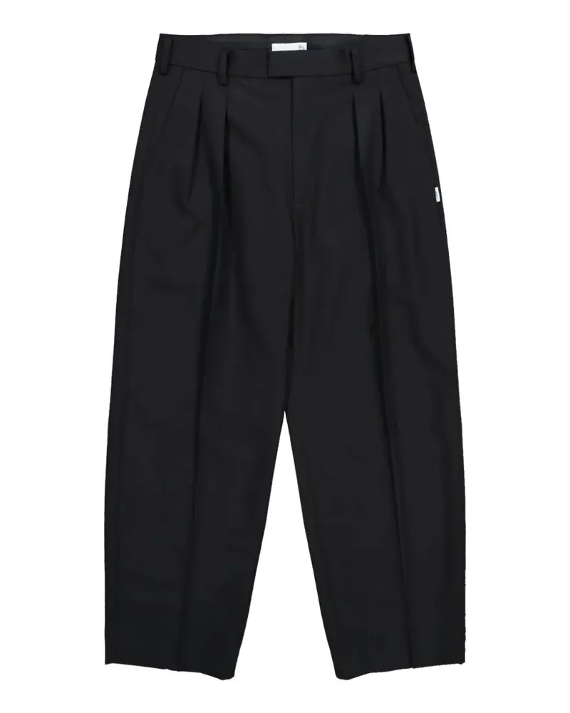 WTAPS TRDT1801 pleated logo-patch tailored trousers - Schwarz Schwarz