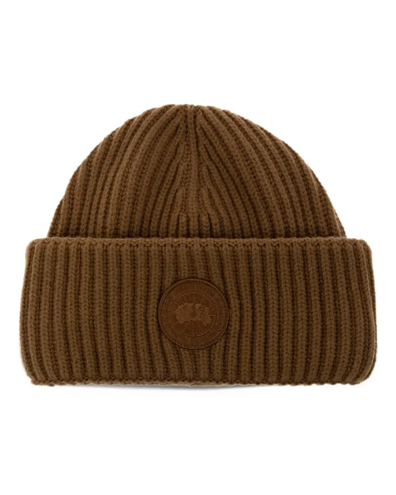 Canada Goose logo-patch ribbed-knit beanie hat - Braun Braun