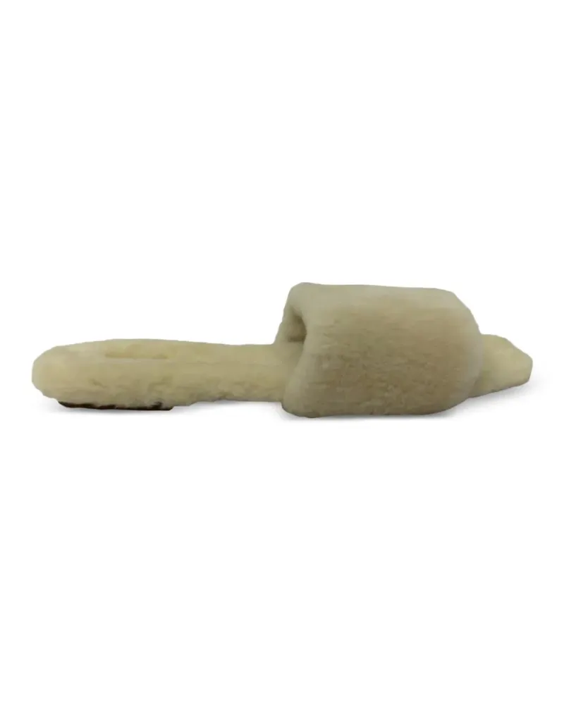 aeyde 2020s Anna shearling slides - Nude Nude