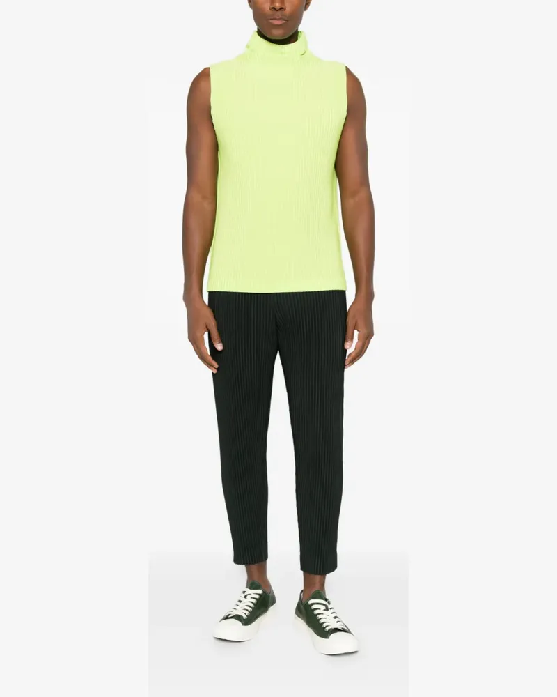 Issey Miyake plissé-effect sleeveless vest - Grün Grün
