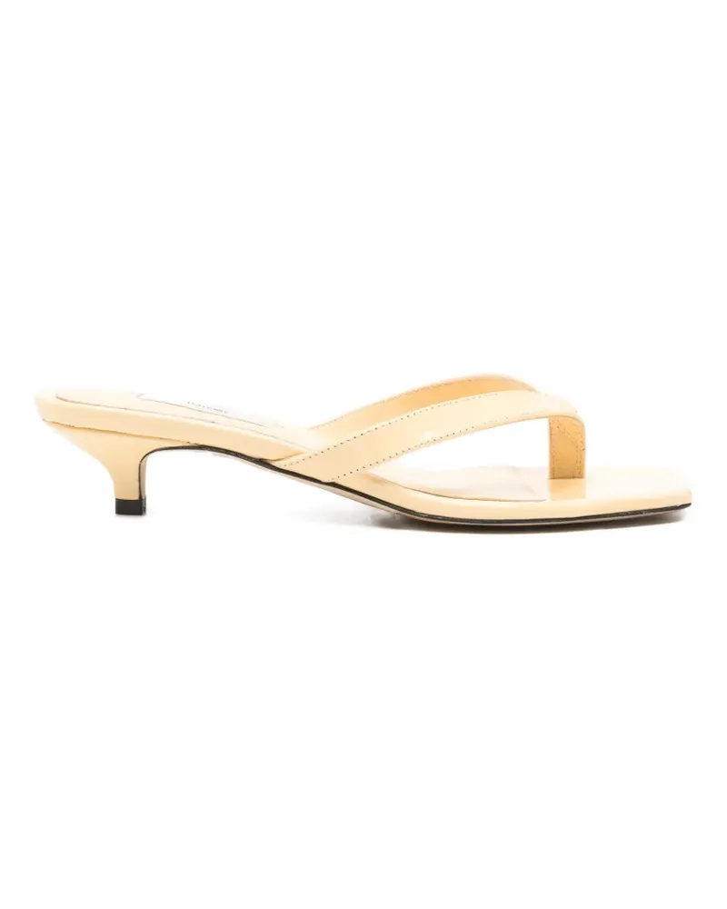 Totême Naplack Kitten-Heel-Sandalen - Gelb Gelb