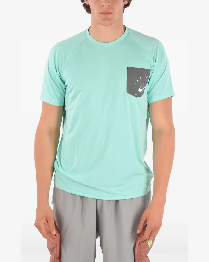 Nike T-Shirt mit Brusttasche - Grün Grün