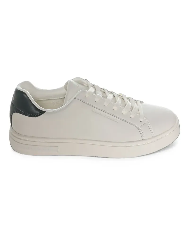Armani Exchange logo-embossed low-top sneakers - Nude Nude