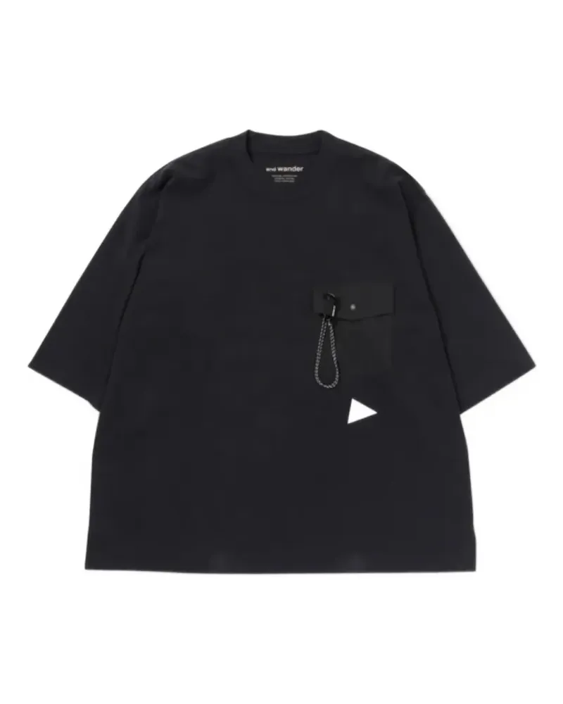 and wander T-Shirt mit Brusttasche - Schwarz Schwarz