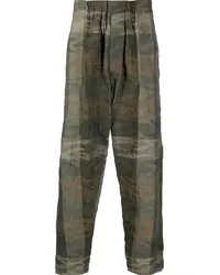 MACKINTOSH Captain Hose mit Camouflage-Print Grün