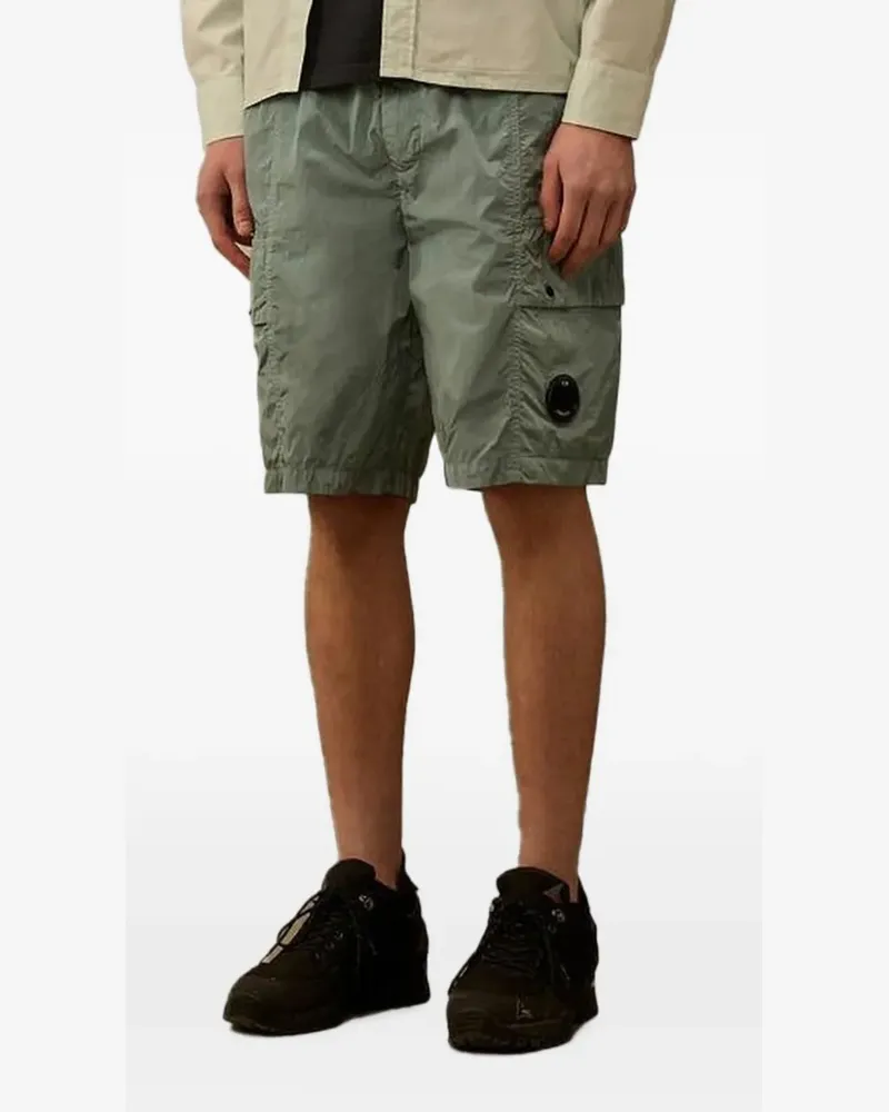 C.P. Company Chrome-R Lens boxy cargo shorts - Grün Grün