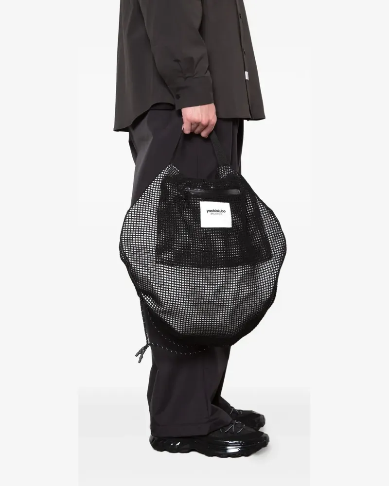 Yoshio Kubo Mesh-Schultertasche mit Kordelzug - Schwarz Schwarz