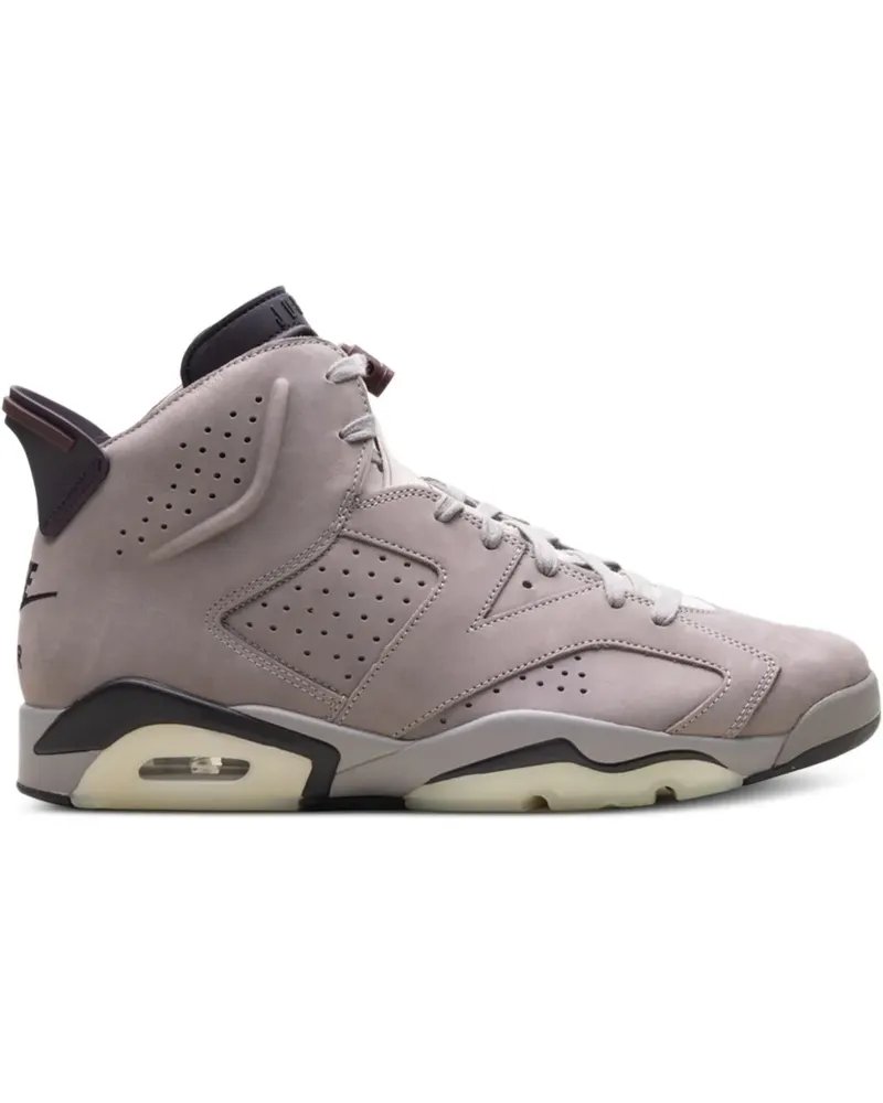 Jordan x A Ma Maniére Air Retro SP Sneakers mit Lochmuster - Violett Violett