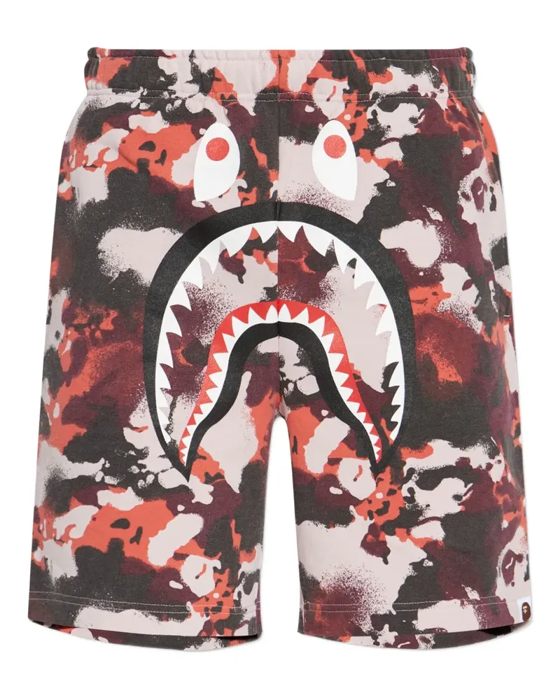 BAPE shark-head camo shorts - Rot Rot