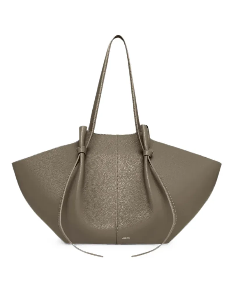 YUZEFI Große Mochi Schultertasche aus gekörnter Leder - Nude Nude