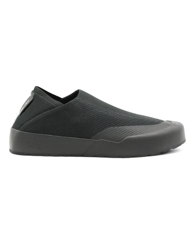 Arc'teryx mesh-panelled slip-on sneakers - Schwarz Schwarz