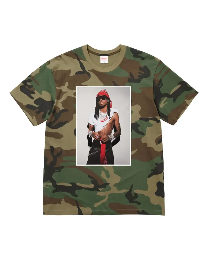 Supreme Being Stadium Playboy Carti "Camo" T-Shirt - Grün Grün