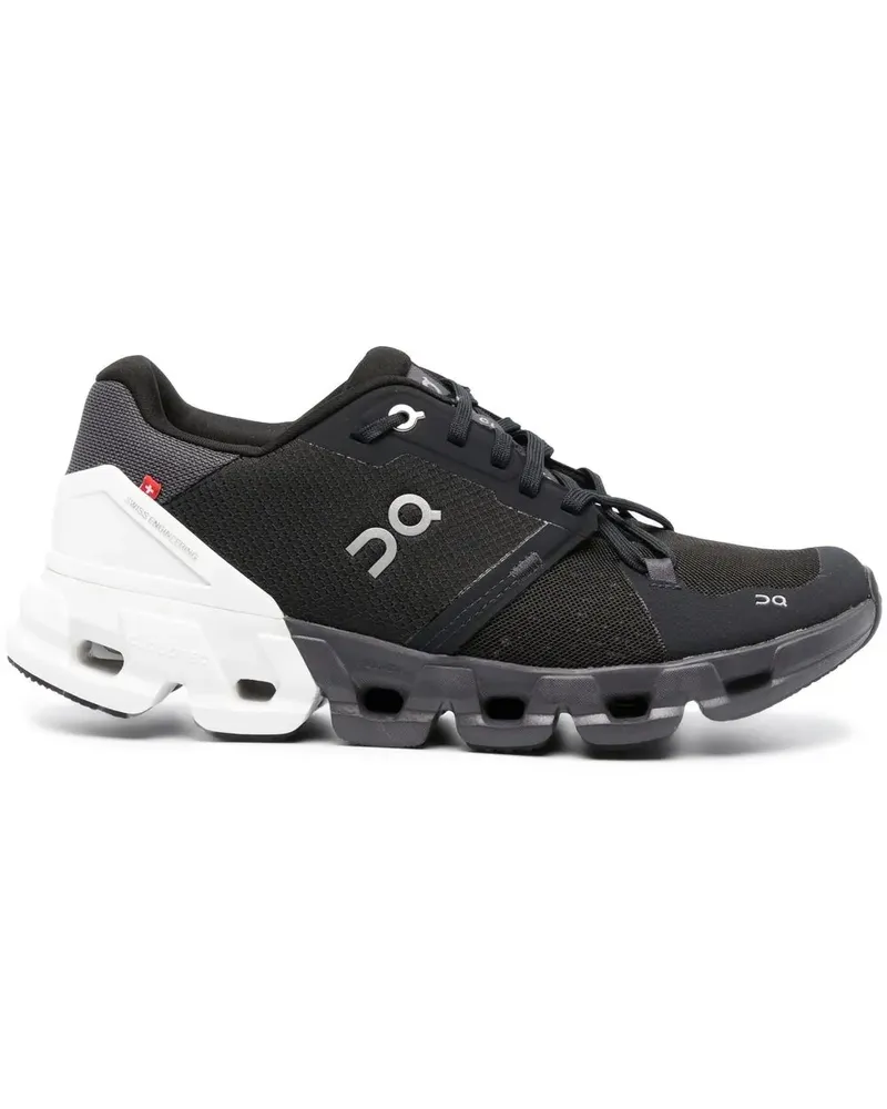 ON Cloudflyer Sneakers - Schwarz Schwarz