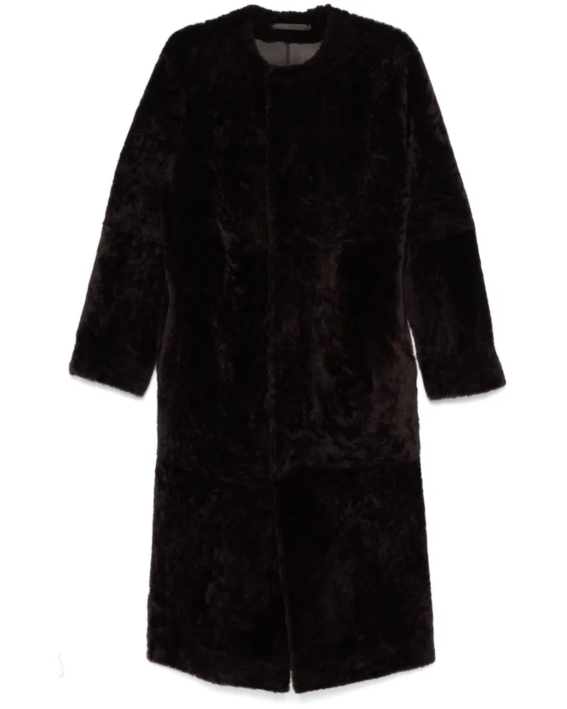 Totême Mantel aus weichem Shearling - Braun Braun
