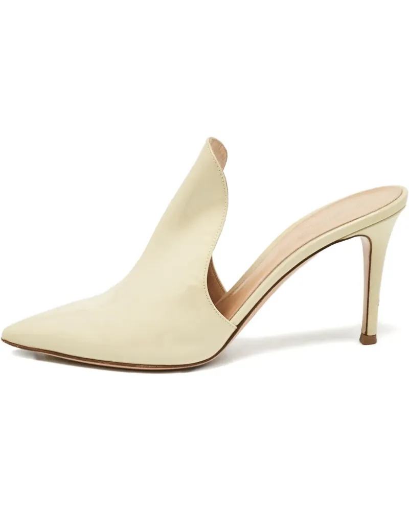 Gianvito Rossi Pre-owned Mules in Lackoptik - Nude Nude