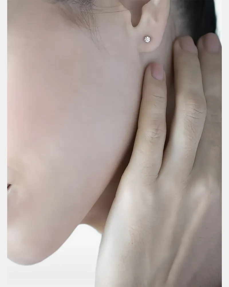 Maria Tash 18kt Weißgoldohrstecker mit Diamant Weiß