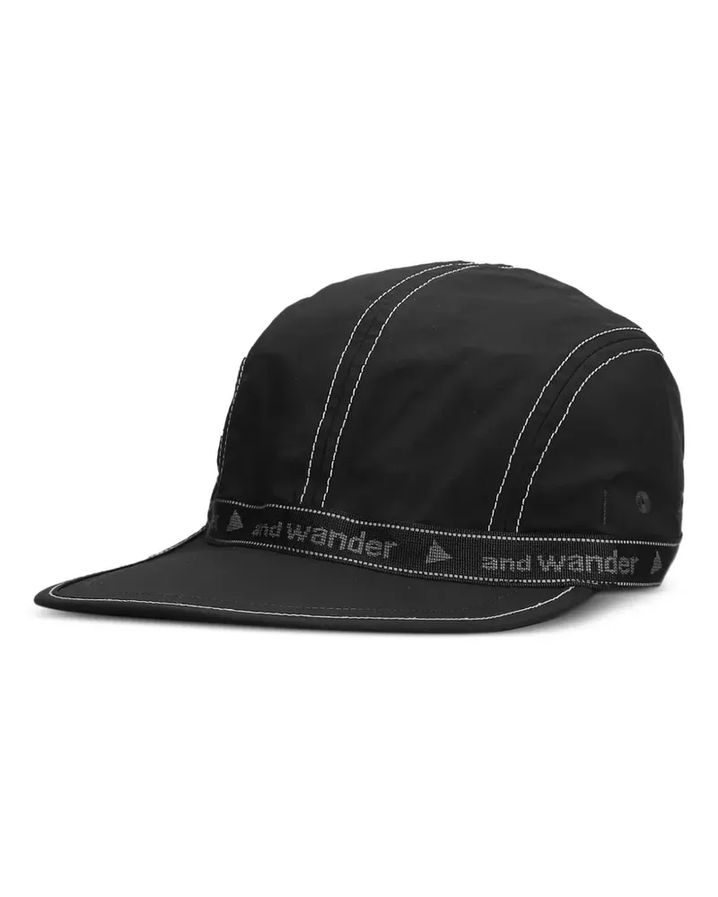 and wander JQ contrast-stitch logo-tape cap - Schwarz Schwarz