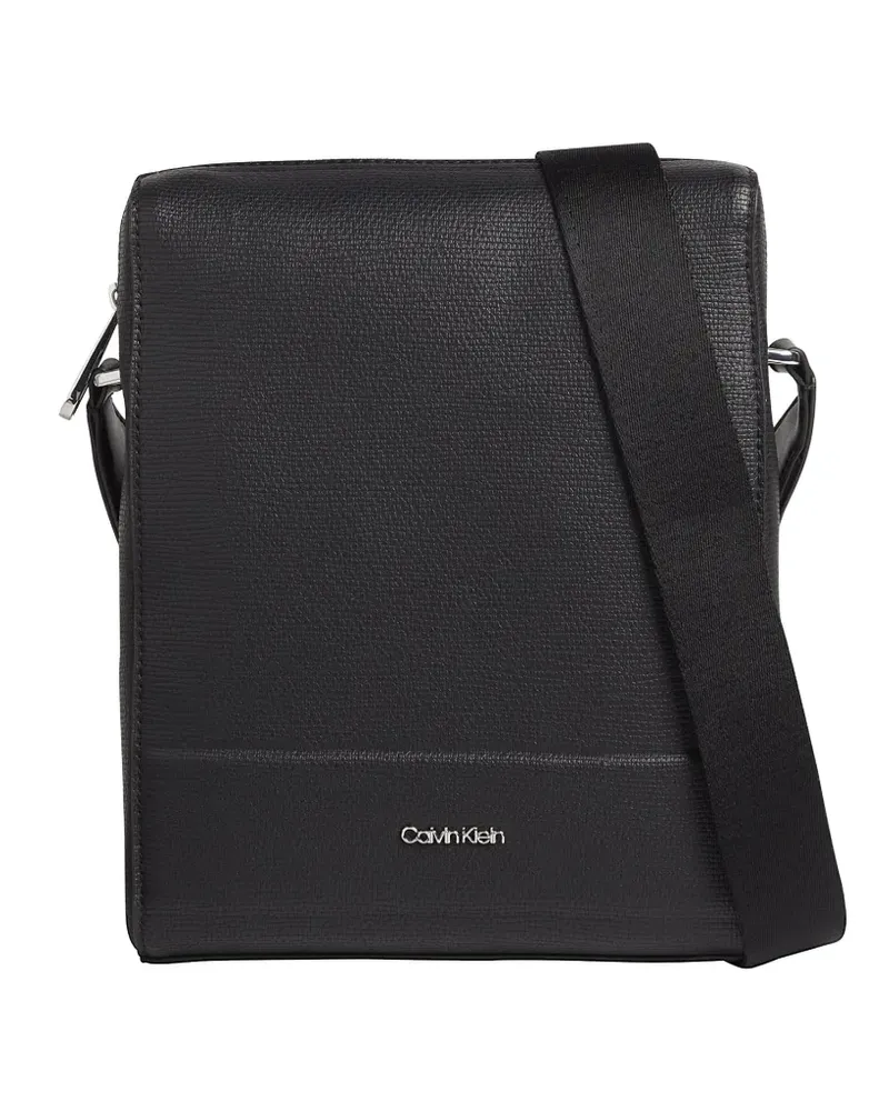 Calvin Klein textured logo-plaque messenger bag - Schwarz Schwarz