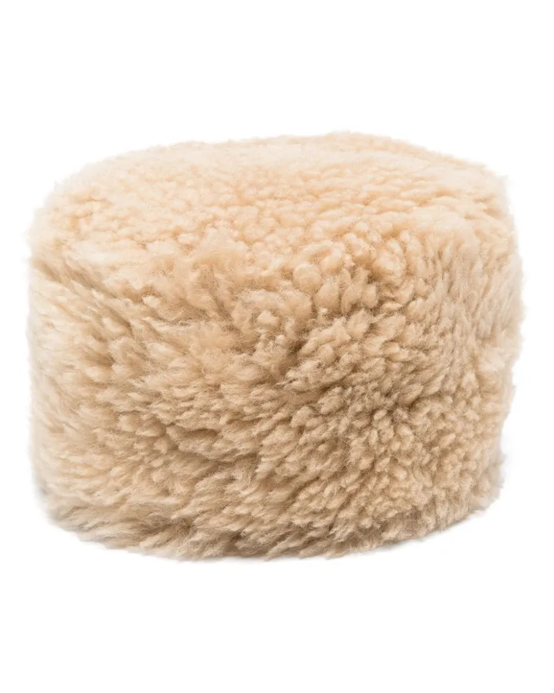 Totême Pillbox-Hut aus Shearling - Nude Nude